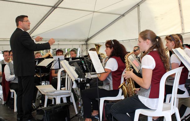 Musikalische Begleitung durch den Musikverein Brachttal Musikalische Begleitung durch den Musikverein Brachttal