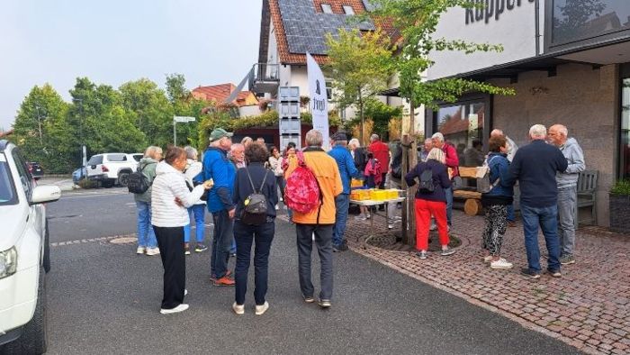 Frühstück vor dem Weingut Ruppert