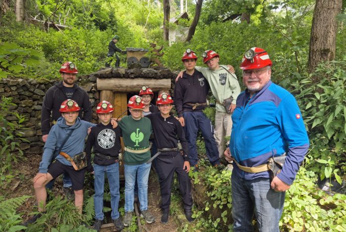Schützenjugend und Betreuer an der Silbergrube