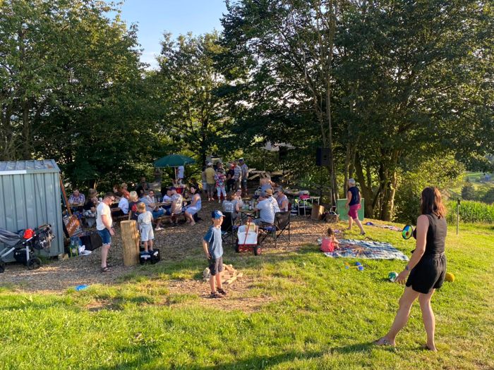 Beim 1. Neudorfer Weinabend 2024 Beim 1. Neudorfer Weinabend 2024