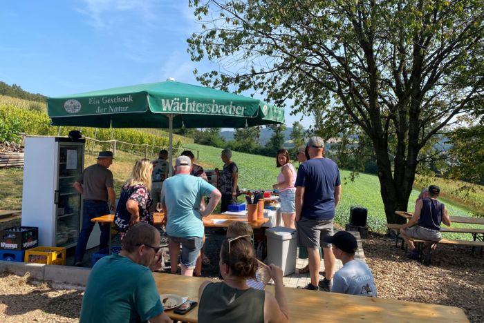 Ausgabe von Essen und Getränken Ausgabe von Essen und Getränken